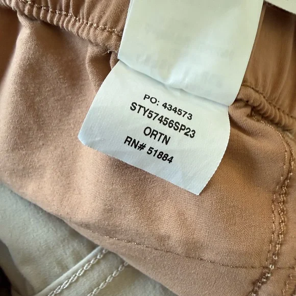 NWOT Patagonia Women's Outdoor Everyday 4" Shorts (Oar Tan) - Picture 8 of 8